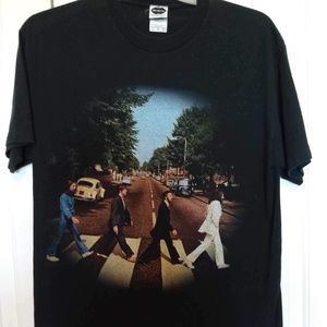 Vintage Men’s LARGE Beatles Black Abbey Road Color T-shirt, Short Sleeve 2005